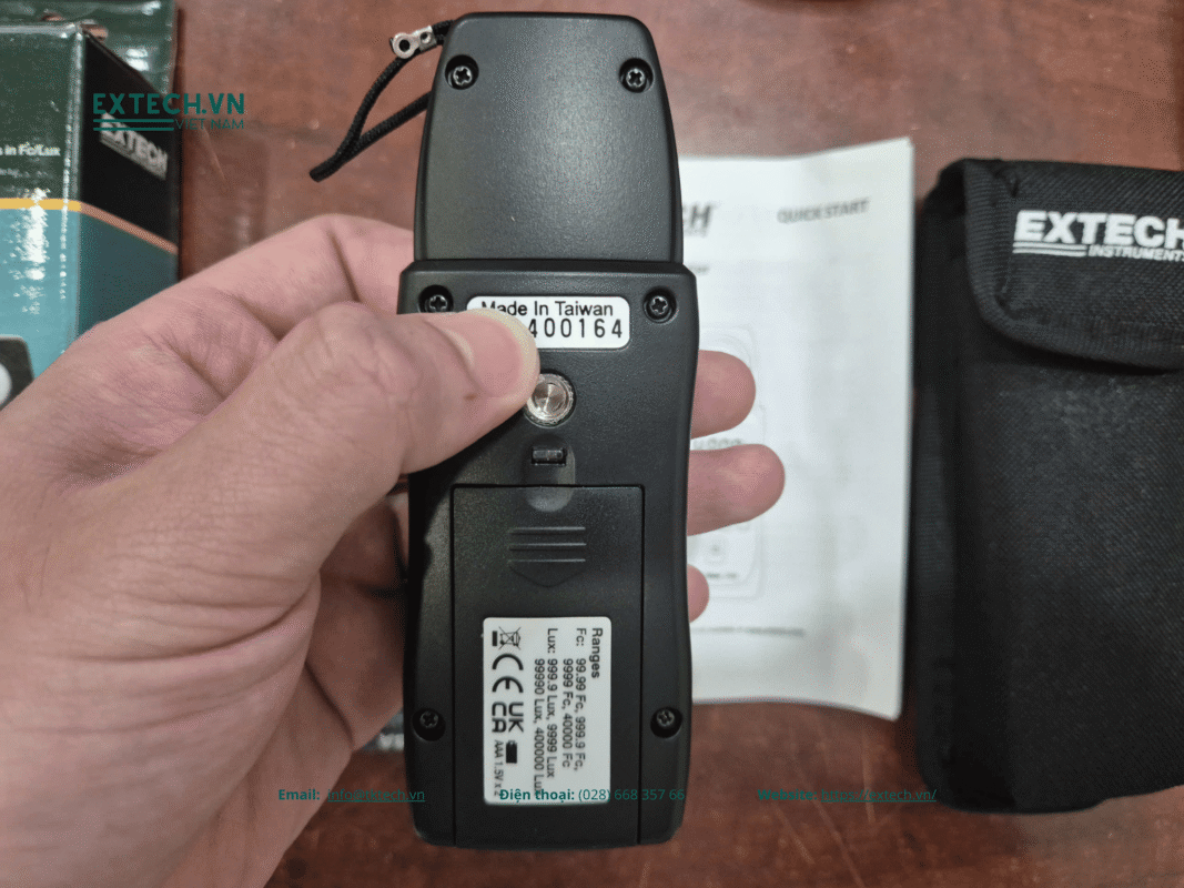 Hình ảnh thực tế phía sau máy Extech LT505
