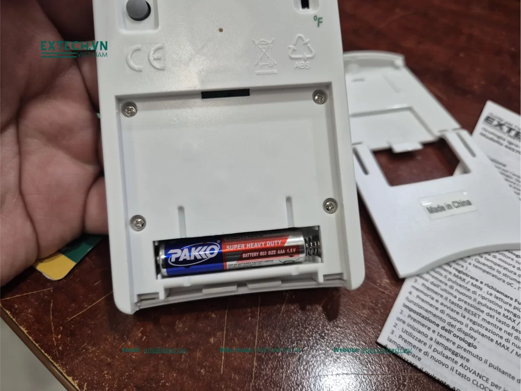 Máy đo nhiệt độ, độ ẩm Extech 445702 4 Hình ảnh thực tế vị trí Pin của máy Extech 445702